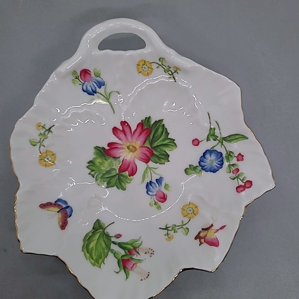 Andrea by Sadek Winterthur Leaf Dish White Floral Butterfly Gold Trim Porcelain - Picture 2 of 10